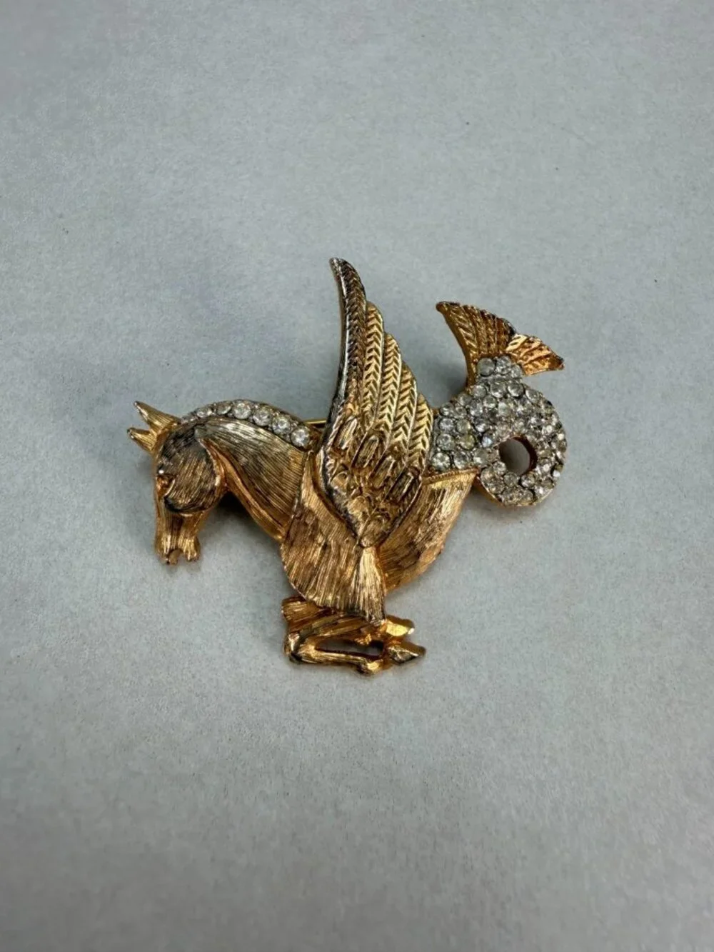 Vintage DeNICOLA Pegasus Rhinestone Gold Tone Mythological Horse Brooch Pin